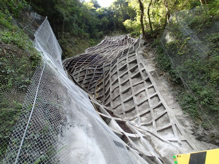 平成２４年度 24道路災 第31-2号 田代八重綾線 道路災害復旧工事