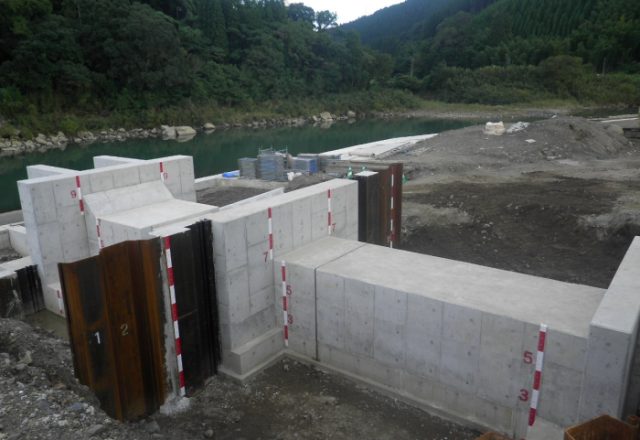 平成25年度 防安水防 第70-2号 大淀川 面早流地区 輪中堤工事