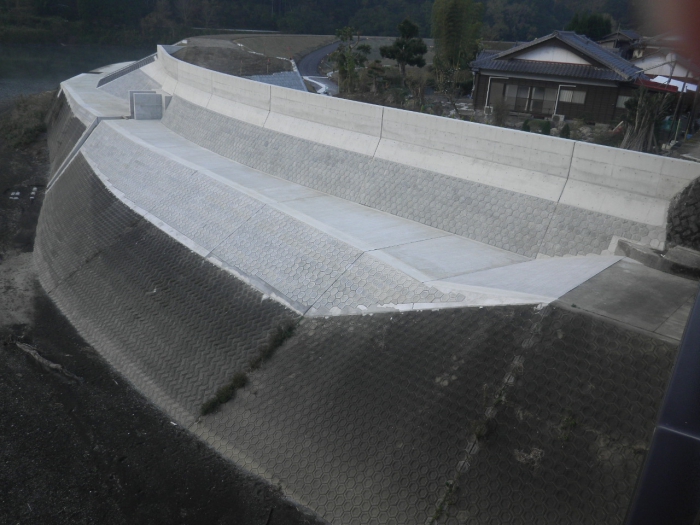 平成25年度 防安水防 第７０－２号 大淀川 面早流地区輪中堤工事