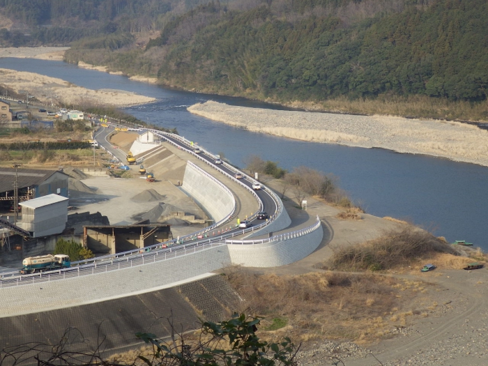 平成25年度 防安水防 第10-1-2-号 五ヶ瀬川 川水流地区 国道218号嵩上工事（6工区）