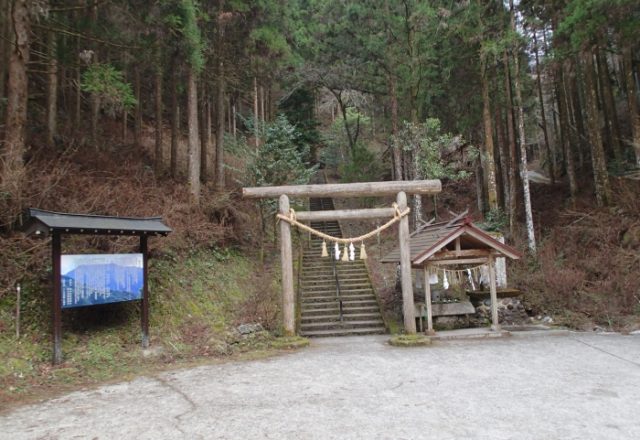 境ノ谷舗装：西臼杵支庁発注の舗装工事現場より。