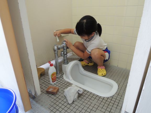 トイレ掃除に学ぶ出前授業 財光寺南小学校編