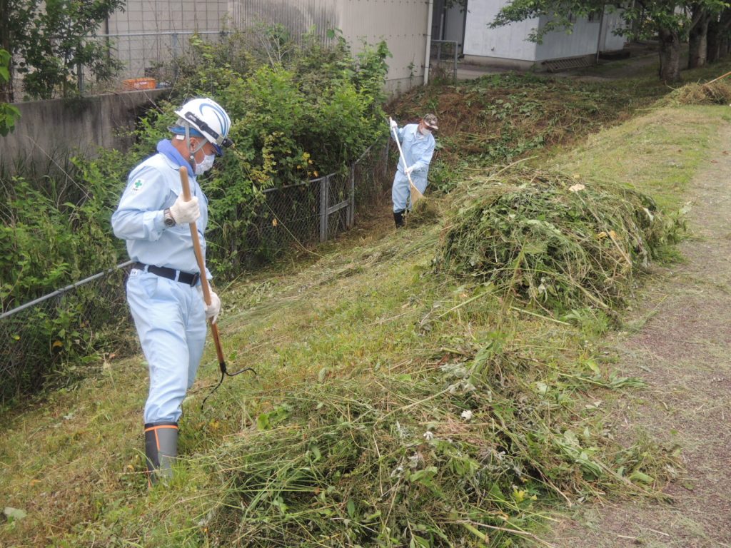 塩見川河川敷の河川アダプトを実施しました!(令和2年6月度)
