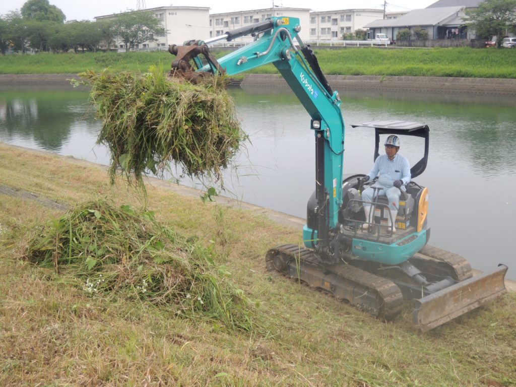 塩見川河川敷の河川アダプトを実施しました!(令和2年6月度)