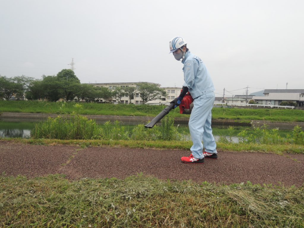 塩見川河川敷の河川アダプトを実施しました!(令和2年6月度)