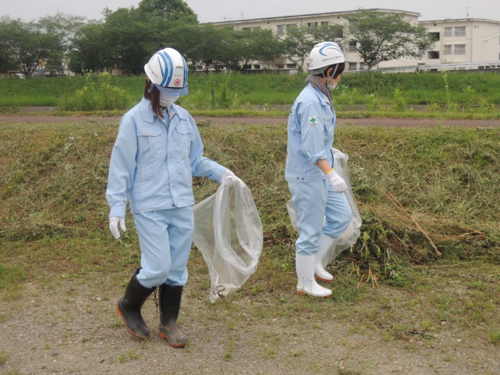 塩見川河川敷の河川アダプトを実施しました!(令和2年6月度)