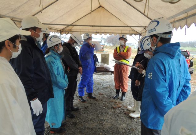 塩見川河川敷の河川アダプトを実施しました!(令和2年11月度)