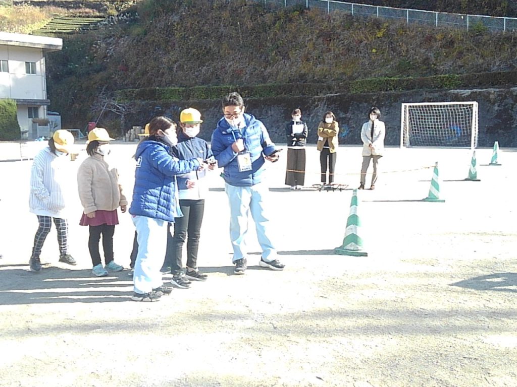 諸塚村立荒谷小学校の出前授業を実施しました！