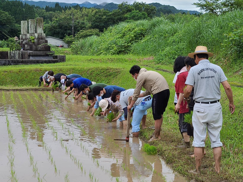 東郷水田の田植えを行いました！（2021年6月21日）