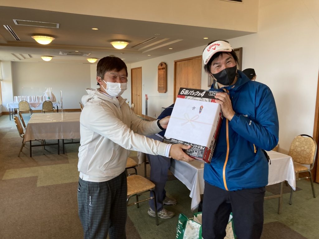 忘年ゴルフコンペを開催しました⛳