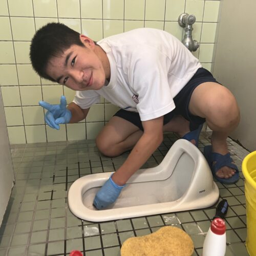 土々呂中学校トイレ掃除出前授業を実施しました！