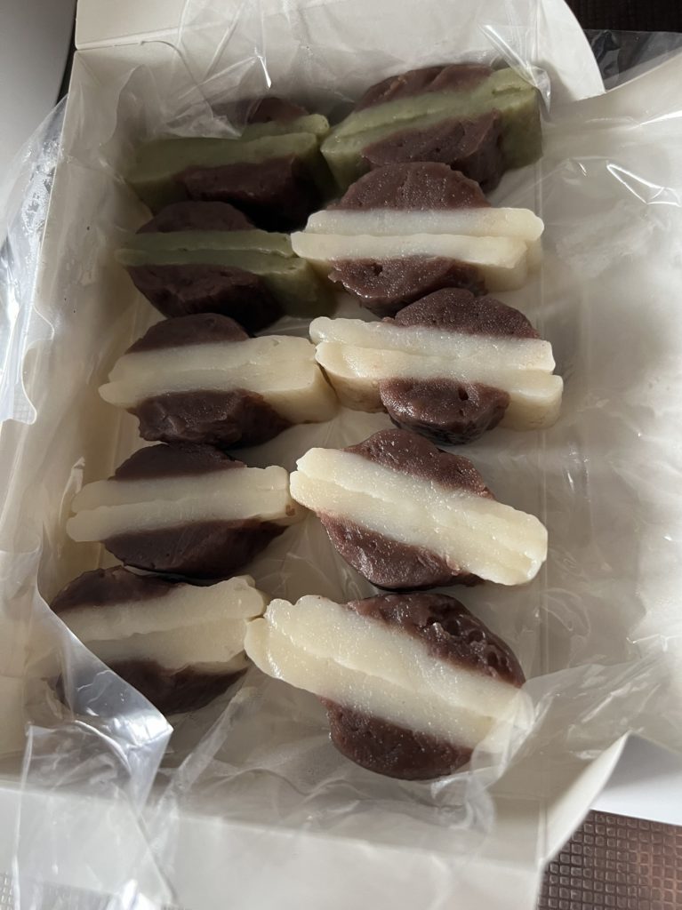 新富町の老舗お菓子屋さん~雀おどり~