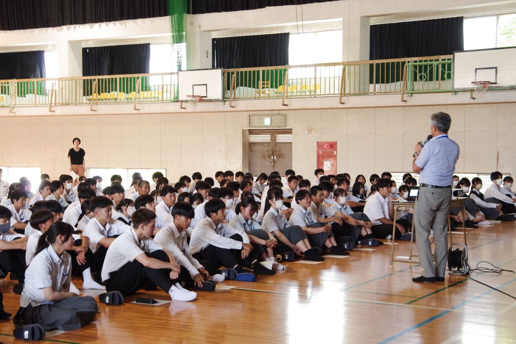 日向高校で講演をさせて頂きました!