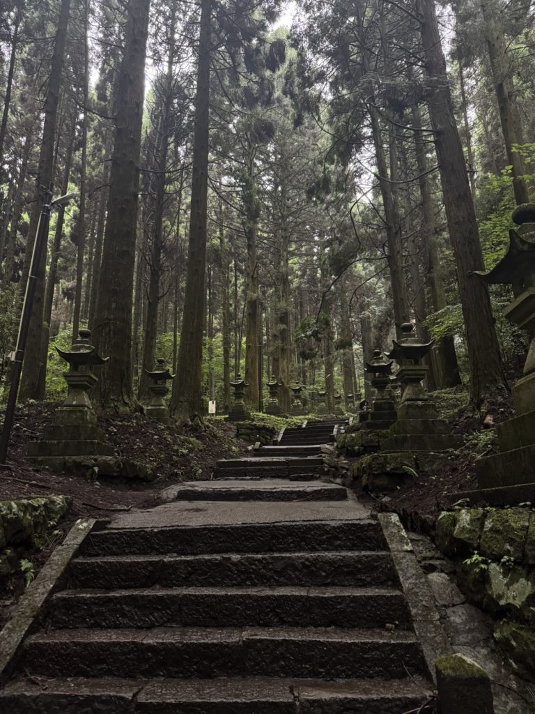 お盆休みに訪れた「上色見熊野座神社」