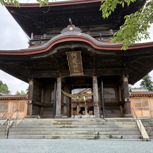 阿蘇神社参拝と「あか牛丼」