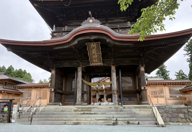 阿蘇神社参拝と「あか牛丼」