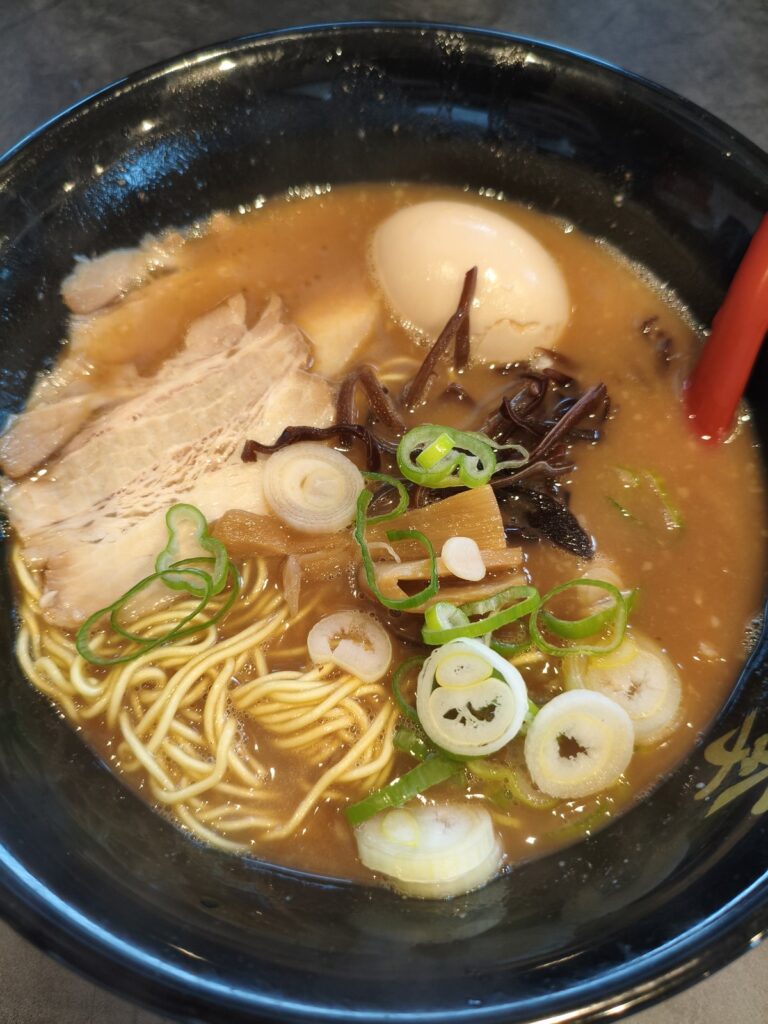 濃厚豚骨らーめん